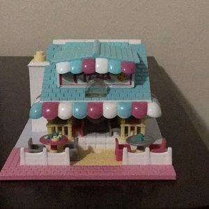 Polly pocket pizzeria. Bluebird brand